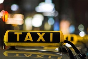 Lái xe taxi gây tai nạn, ai phải bồi thường?